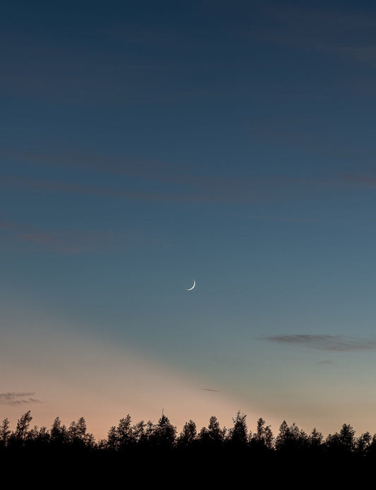 Waning Moon Setting