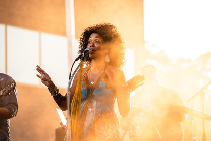 Vocalist Backlit Halo